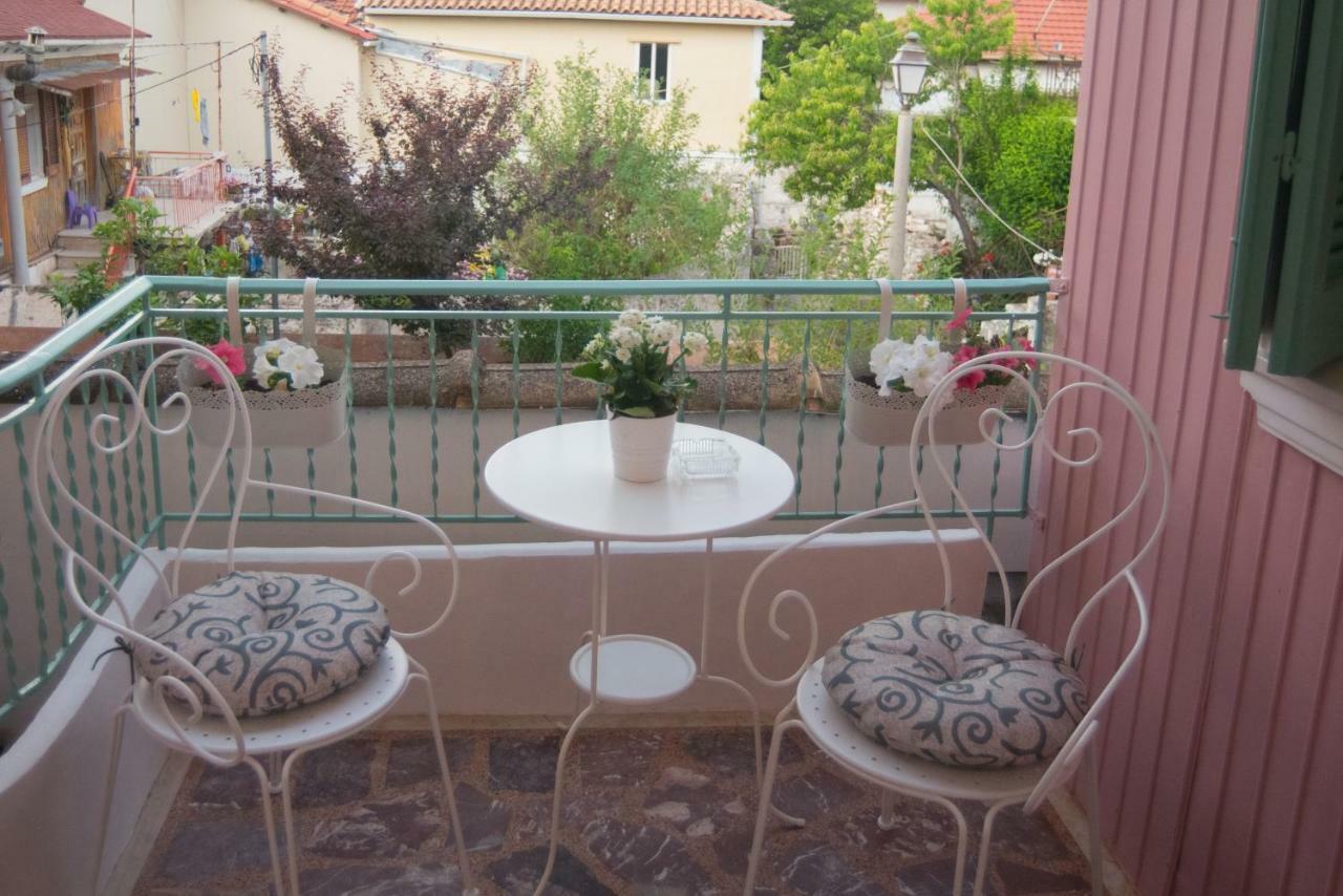 La Casa Rosa Apartment Lefkada City ภายนอก รูปภาพ