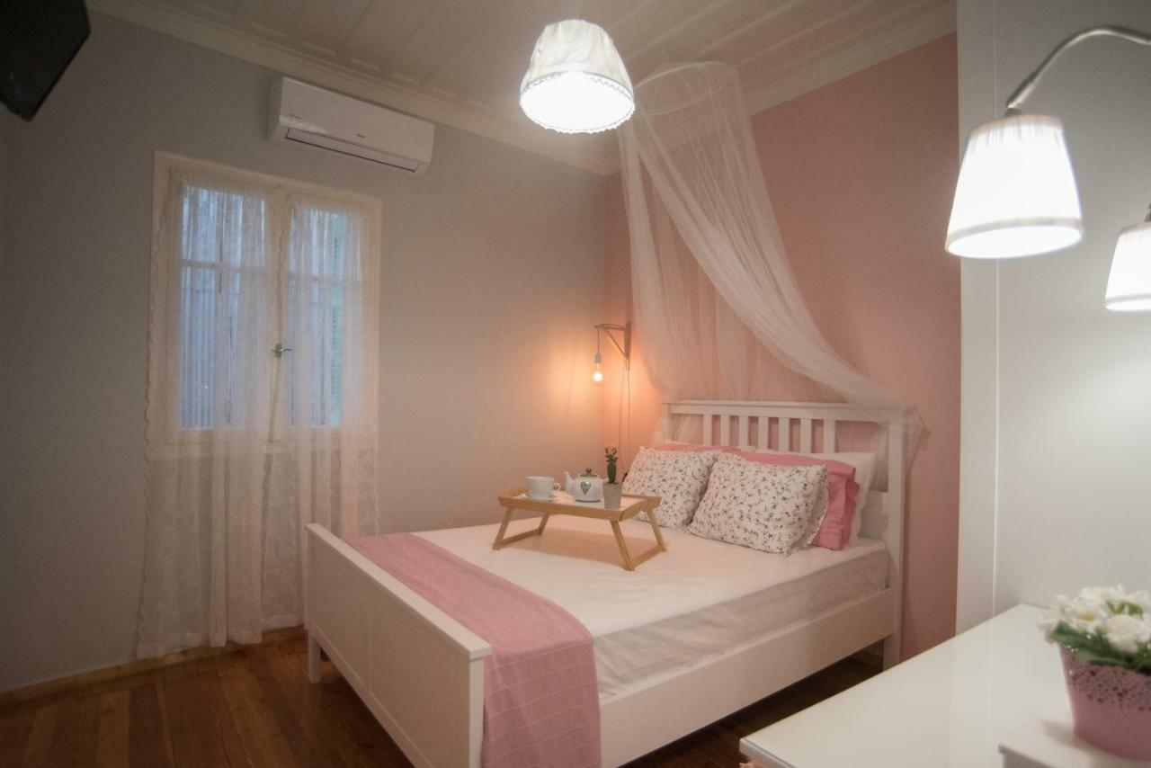 La Casa Rosa Apartment Lefkada City ภายนอก รูปภาพ